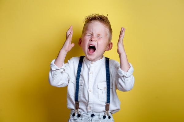 Τι να κάνω όταν το παιδί μου παθαίνει ξαφνικά υστερία; | imommy.gr