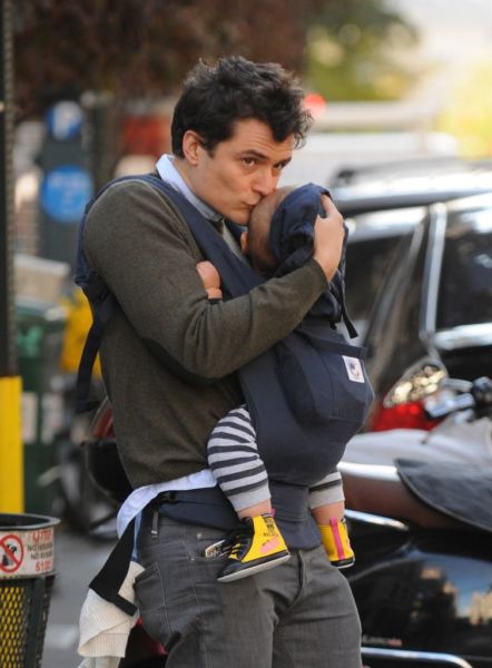 Ο μπαμπάς… Ορλάντο Μπλουμ | imommy.gr