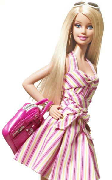 Πώς θα ήταν η Barbie αν είχε αναλογίες αληθινής γυναίκας; | imommy.gr