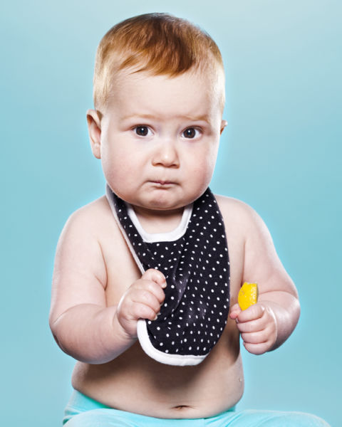 Εικόνες: Πώς αντιδρά ένα μωρό όταν δοκιμάσει λεμόνι; | imommy.gr