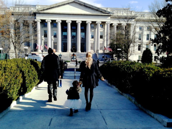 Βήμα βήμα η επίσκεψη της Μπιγιόνσε και της κόρης της στο Λευκό Οίκο | imommy.gr