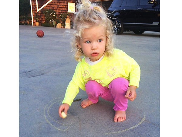 Η κόρη της Τζέσικα Σίμπσον φοράει μόνο ρούχα της μαμάς! | imommy.gr