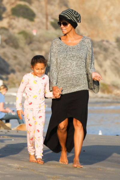 Χάλι Μπέρι: «Όλες οι μαμάδες θα έπρεπε να θηλάζουν» | imommy.gr