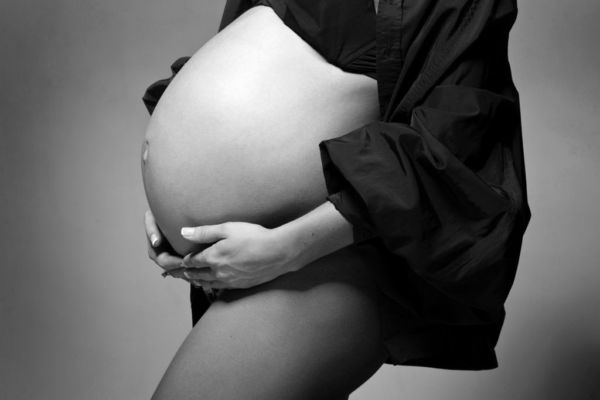 Ποια είναι η πιο κατάλληλη μέθοδος αποτρίχωσης  στην εγκυμοσύνη; | imommy.gr