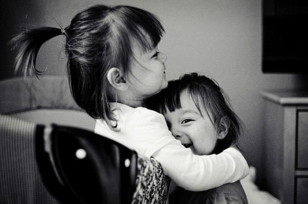 Η ζωή μου με τις δίδυμες κόρες μου σε εικόνες… | imommy.gr