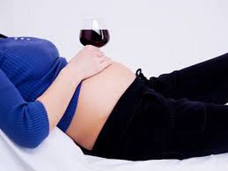 Πόσο επικίνδυνο είναι το κόκκινο κρασί στην εγκυμοσύνη; | imommy.gr