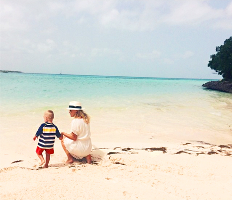 Η Ρις Γουίδερσπουν με το γιο της στην Καραϊβική! | imommy.gr