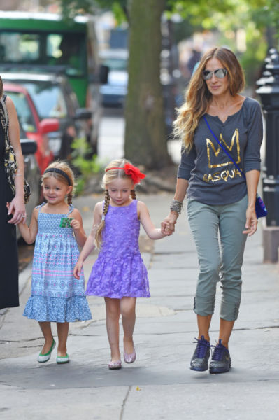 Σάρα Τζέσικα Πάρκερ: Με τις κόρες της μετά το σχολείο | imommy.gr