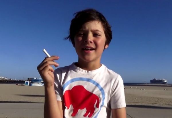 Βίντεο: 9χρονος ζητάει αναπτήρα για να καπνίσει | imommy.gr