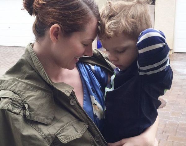 Άφησα τον 3χρονο γιο μου να με ντύσει για μια εβδομάδα. Δείτε το αποτέλεσμα! | imommy.gr