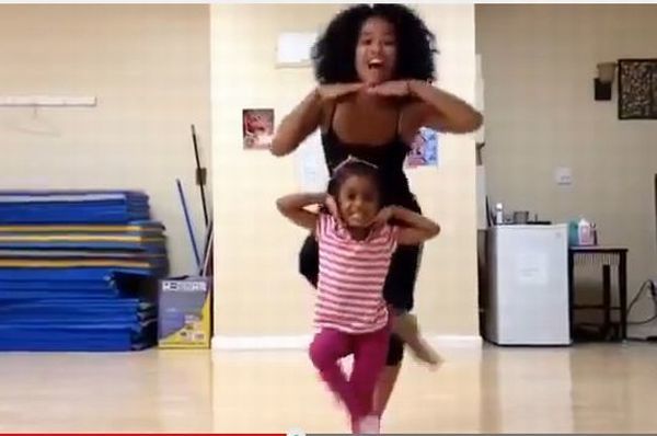 Βίντεο: Μικρό κοριτσάκι χορεύει με την μαμά της που είναι ήδη επαγγελματίας χορεύτρια! | imommy.gr