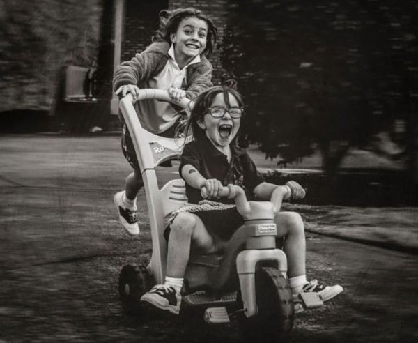 Ένα υπέροχο φωτογραφικό άλμπουμ είναι το μήνυμα μιάς μαμάς στις κόρες της | imommy.gr