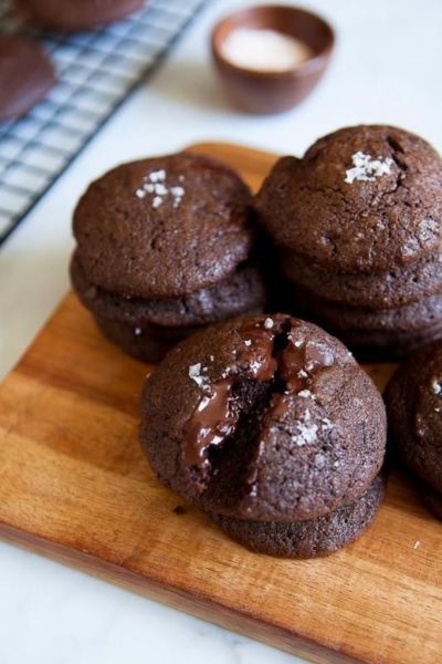 Νόστιμα και εύκολα σπιτικά μπισκότα σοκολάτας με 3 μόνο υλικά! | imommy.gr