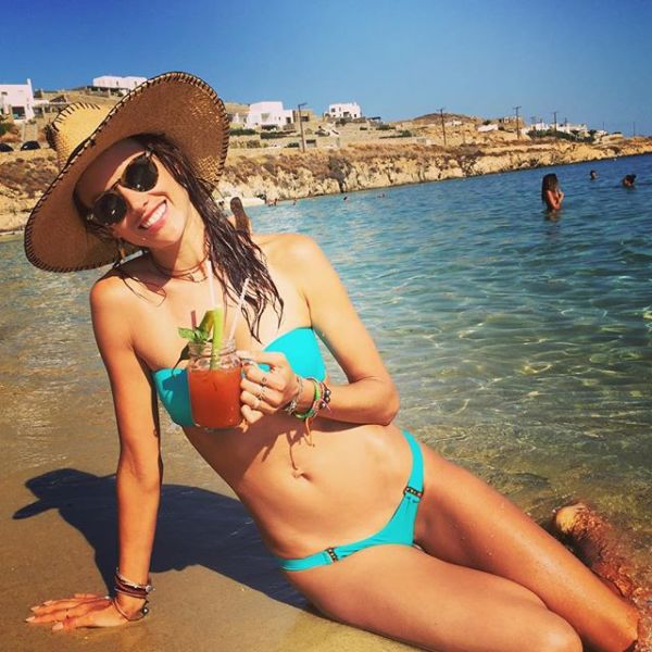 Instagram: Η Αλεσάντρα Αμπρόσιο αναστατώνει τη Μύκονο! | imommy.gr