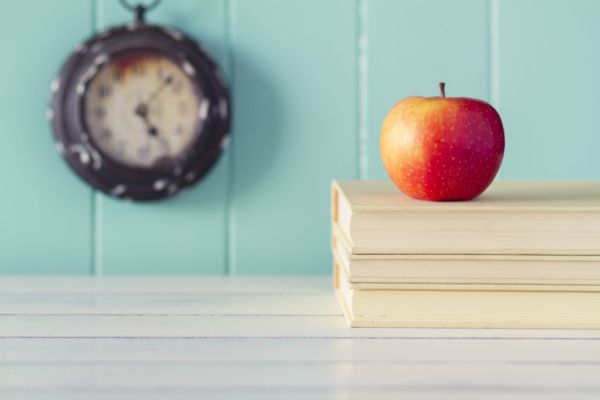 Τι ώρα πρέπει να χτυπά το κουδούνι στα σχολεία; | imommy.gr