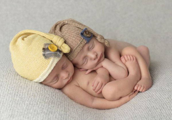 Υπέροχες φωτογραφίες δίδυμων μωρών | imommy.gr