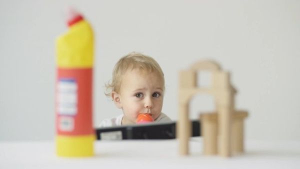 Βίντεο: Απορρυπαντικό ή Παιχνίδι; Τι διαλέγει ένα παιδί; | imommy.gr