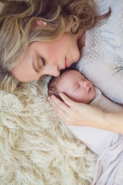 Η μητρική αγκαλιά, το μεγαλύτερο δώρο μας στο νεογέννητο! | imommy.gr