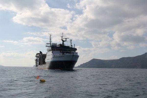 Σαντορίνη: Μελετώντας την «καρδιά» του πιο αινιγματικού ηφαιστείου στον κόσμο | imommy.gr