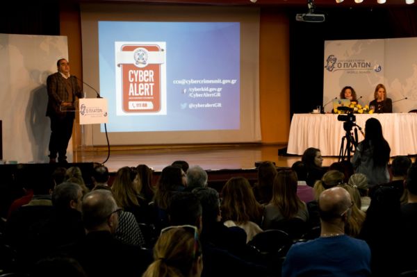 Πολύτιμες συμβουλές για την ασφάλεια των παιδιών μας στο διαδίκτυο από τους ειδικούς! | imommy.gr