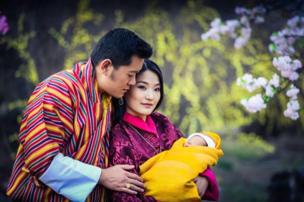 Γεννήθηκε ο διάδοχος του Μπουτάν και φύτευσαν 108.000 δενδρύλλια | imommy.gr