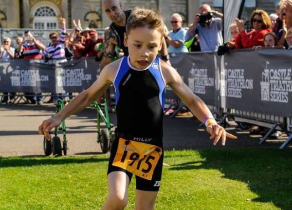 Βίντεο: Ο συγκινητικός τερματισμός ενός 8χρονου αγοριού με εγκεφαλική παράλυση σε Τριάθλο | imommy.gr