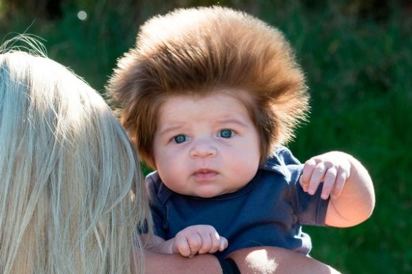 Εικόνες: Αυτό είναι το μωρό που έγινε viral εξαιτίας των… μαλλιών του | imommy.gr