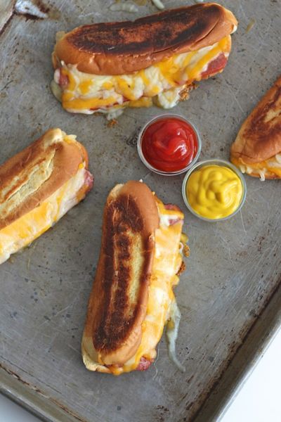 Λαχταριστά σπιτικά hot dogs με τυρί! | imommy.gr