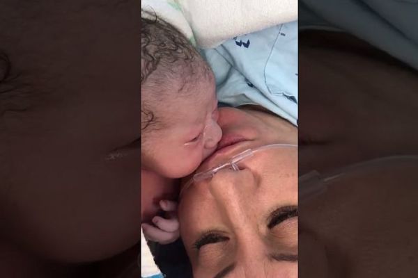Βίντεο: το πρώτο φιλί του νεογέννητου στην μαμά του | imommy.gr