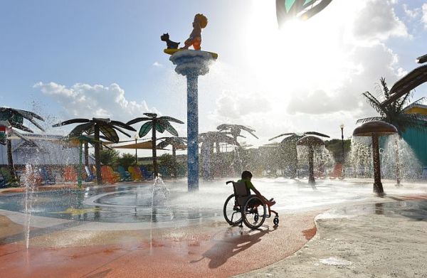 Επιτέλους!  Ένα water park για παιδιά με αναπηρία! | imommy.gr
