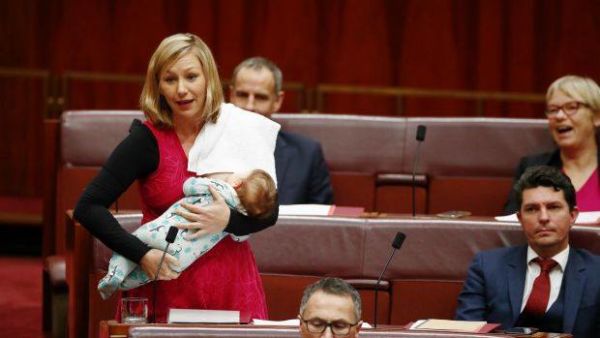 Υπέροχο: Αυστραλή πολιτικός θηλάζει την κόρη της στη βουλή και γράφει ιστορία! | imommy.gr