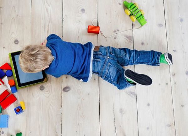 Παιδιά και διαδίκτυο: Μόνο υπό την καθοδήγηση των γονέων | imommy.gr