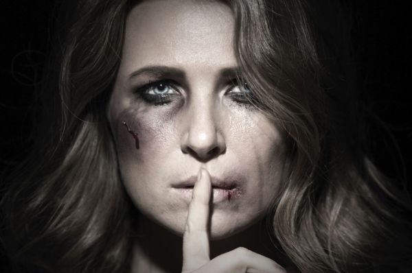 25 Νοεμβρίου: Παγκόσμια Ημέρα για την Εξάλειψη της Βίας κατά των Γυναικών | imommy.gr