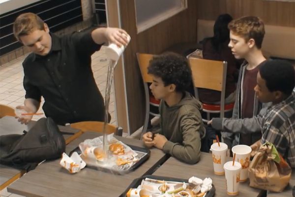 Bullying, δείτε ένα κοινωνικό πείραμα που σοκάρει | imommy.gr