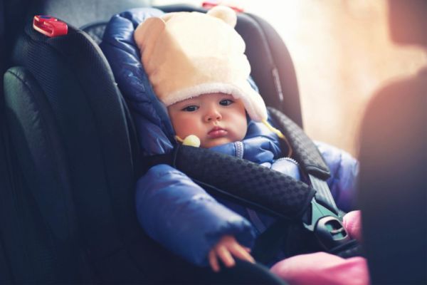 Να, γιατί δεν πρέπει να φοράτε ποτέ μπουφάν στο παιδί στο αυτοκίνητο! | imommy.gr