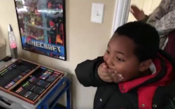 8χρονο άστεγο αγόρι αποκτά για πρώτη φορά το δικό του δωμάτιο | imommy.gr