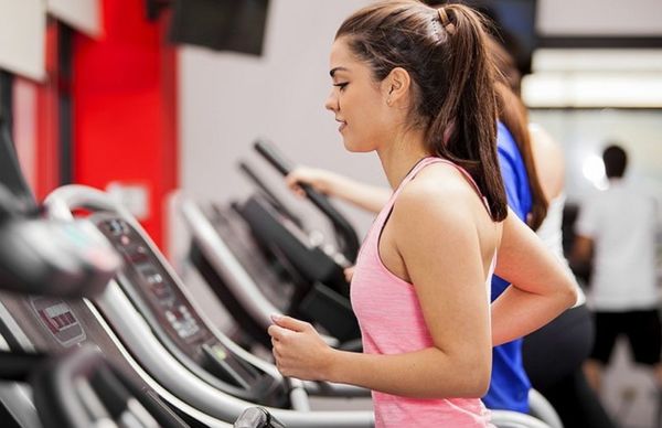 Καίμε όντως όσες θερμίδες δείχνουν τα μηχανήματα στο γυμναστήριο; | imommy.gr