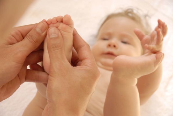 Ρεφλεξολογία και μωρό: Η τεχνική που θα ανακουφίσει το μωρό μας | imommy.gr