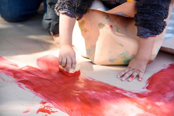 Στην αυλή του εργοστασίου – Υπαίθρια εικαστικά παιχνίδια | imommy.gr