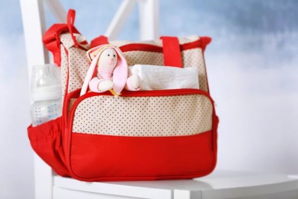 Η λίστα με τα απαραίτητα για την τσάντα της βόλτας | imommy.gr