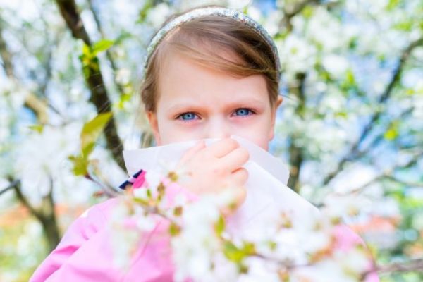 Οι αλλεργίες της άνοιξης και πώς θα τις αντιμετωπίσουμε | imommy.gr
