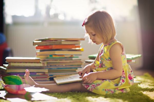 Πέντε τρόποι να αγαπήσει το παιδί σας τα βιβλία | imommy.gr
