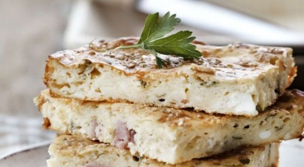 Πίτα χωρίς φύλλο με φέτα και μπέικον | imommy.gr