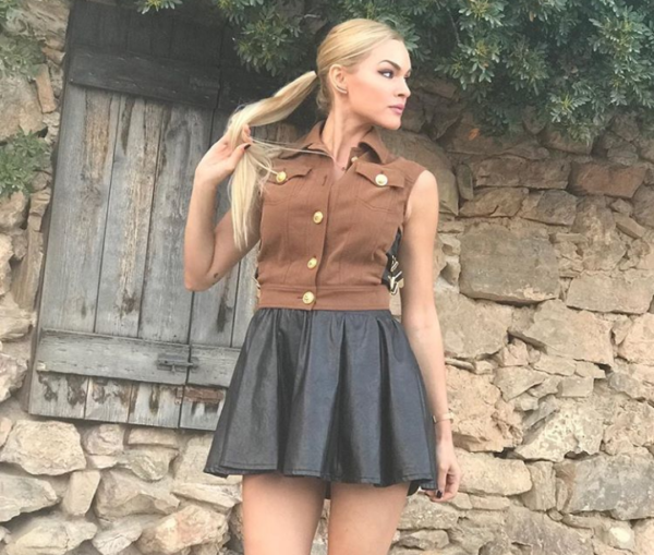 Η Βίκυ Κάβουρα ανεβάζει τη θερμοκρασία με το σέξι μπικίνι της! | imommy.gr