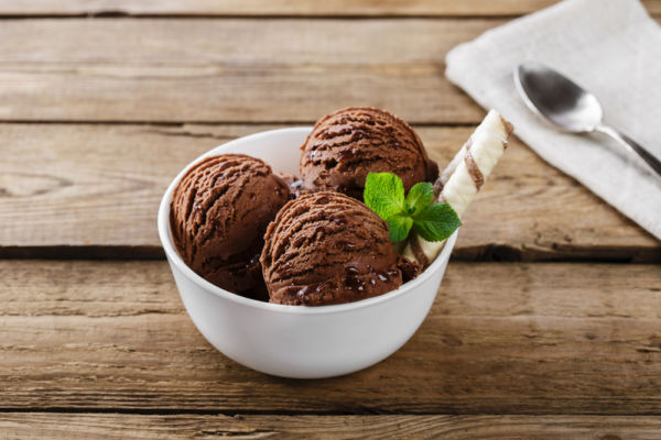 Σοκολατένιο παγωτό με γάλα αμυγδάλου | imommy.gr