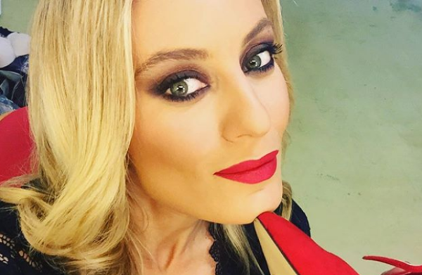 Ελεονώρα Μελέτη: Η ρομαντική φωτογραφία στην αγκαλιά του άντρα της | imommy.gr