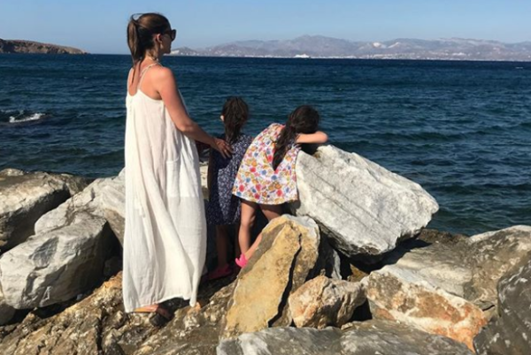 Σταματίνα Τσιμτσιλή: Καλοκαιρινές διακοπές με τα τρία παιδιά της | imommy.gr