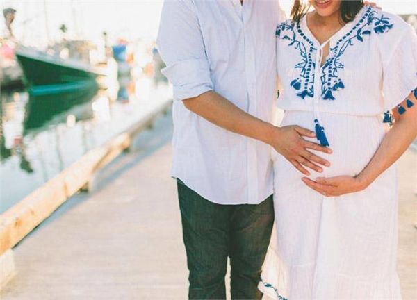 Πότε θα νιώσω το μωρό μου να κλωτσάει; | imommy.gr