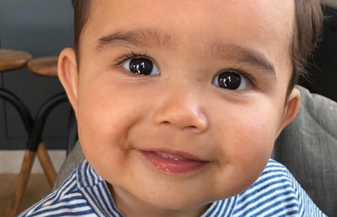 Τζέσικα Άλμπα: Η γλυκιά selfie με τον οκτώ μηνών γιο της | imommy.gr