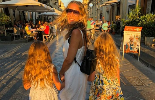 Σάρα Τζέσικα Πάρκερ: Δείτε τα τρία παιδιά της στο δρόμο για το σχολείο | imommy.gr